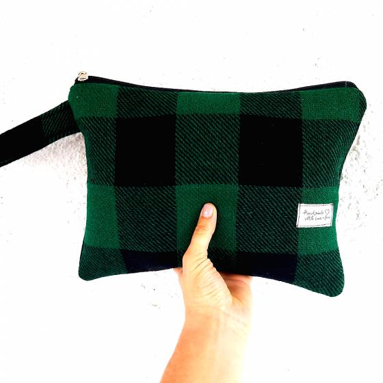 BUFFALO PLAID| GREEN WOOL POCHETTE